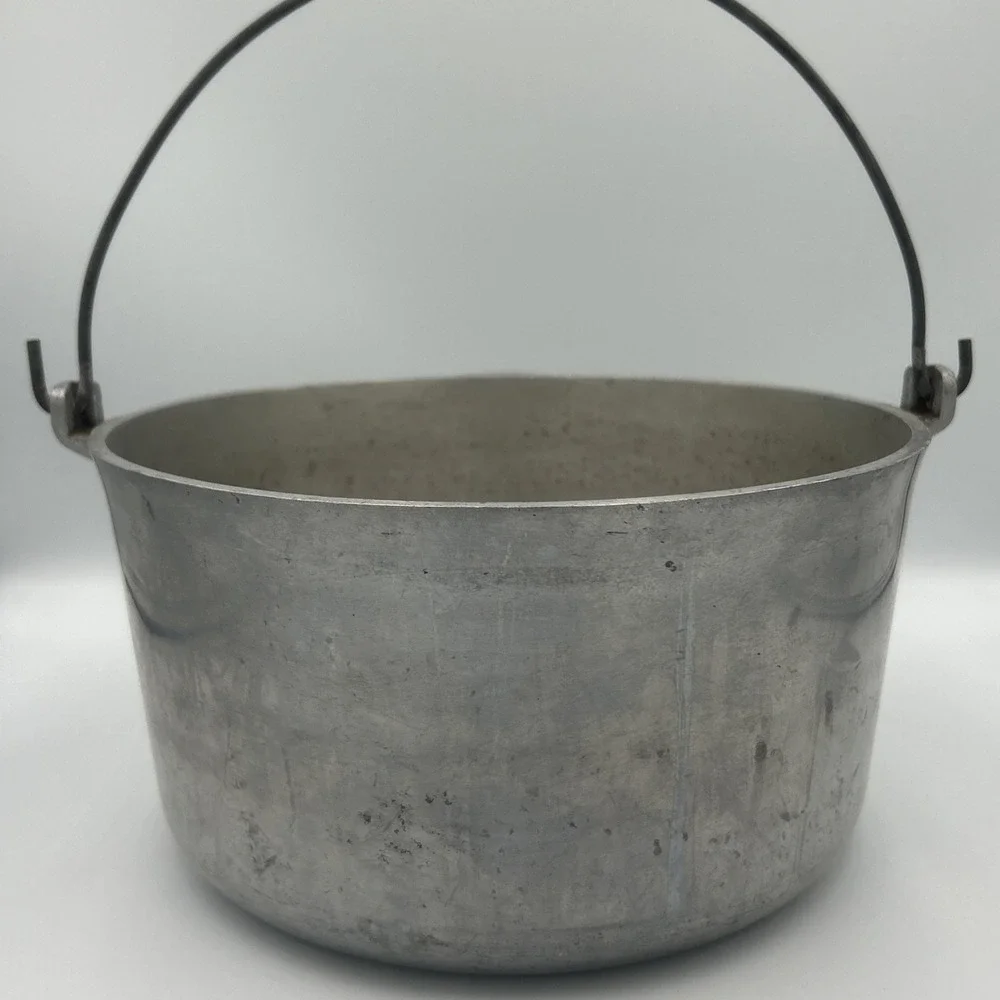 Vintage Cast Aluminum Household Institute 6 Quart Stock Pot & Lid w/ Bail Handle